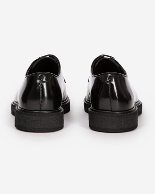 Derbies de cuero negro con ojales