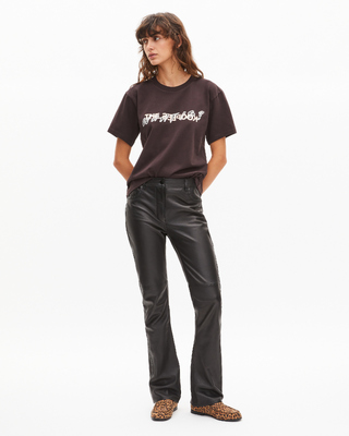 Camiseta &laquo;What Is&raquo; con pedrer&iacute;a marr&oacute;n