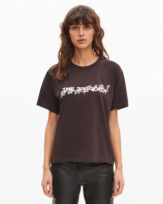 Camiseta &laquo;What Is&raquo; con pedrer&iacute;a marr&oacute;n