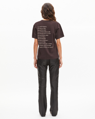 Camiseta &laquo;What Is&raquo; con pedrer&iacute;a marr&oacute;n