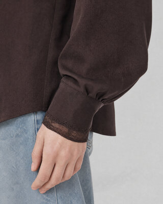 Chemise en soie avec dentelle marron