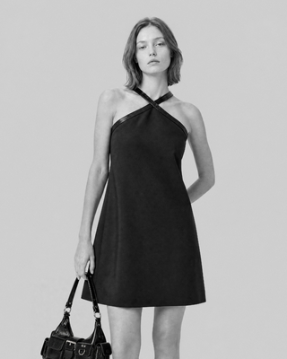 Robe courte avec strass noire
