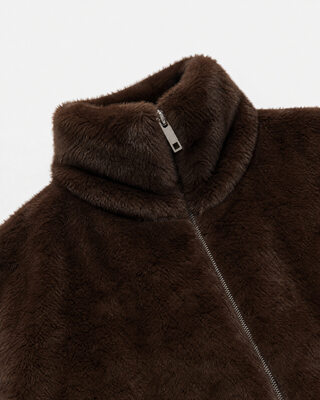 Manteau en fausse fourrure zipp&eacute; marron
