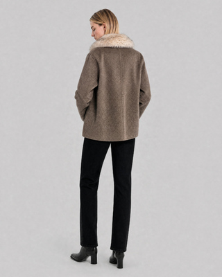Manteau en laine m&eacute;lang&eacute;e avec col fausse fourrure beige