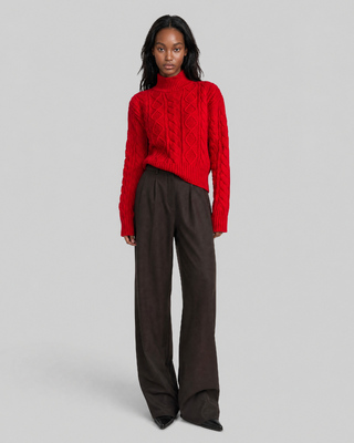 Pull en maille torsad&eacute;e laine m&eacute;rinos rouge