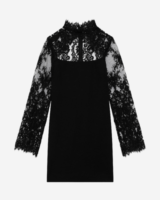 Robe courte avec dentelle noire