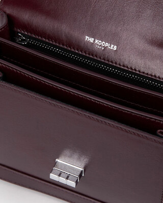 Sac Emily small en cuir craquel&eacute; bordeaux