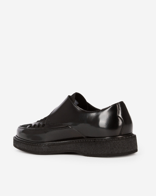 Black leather and foal-effect Derbies