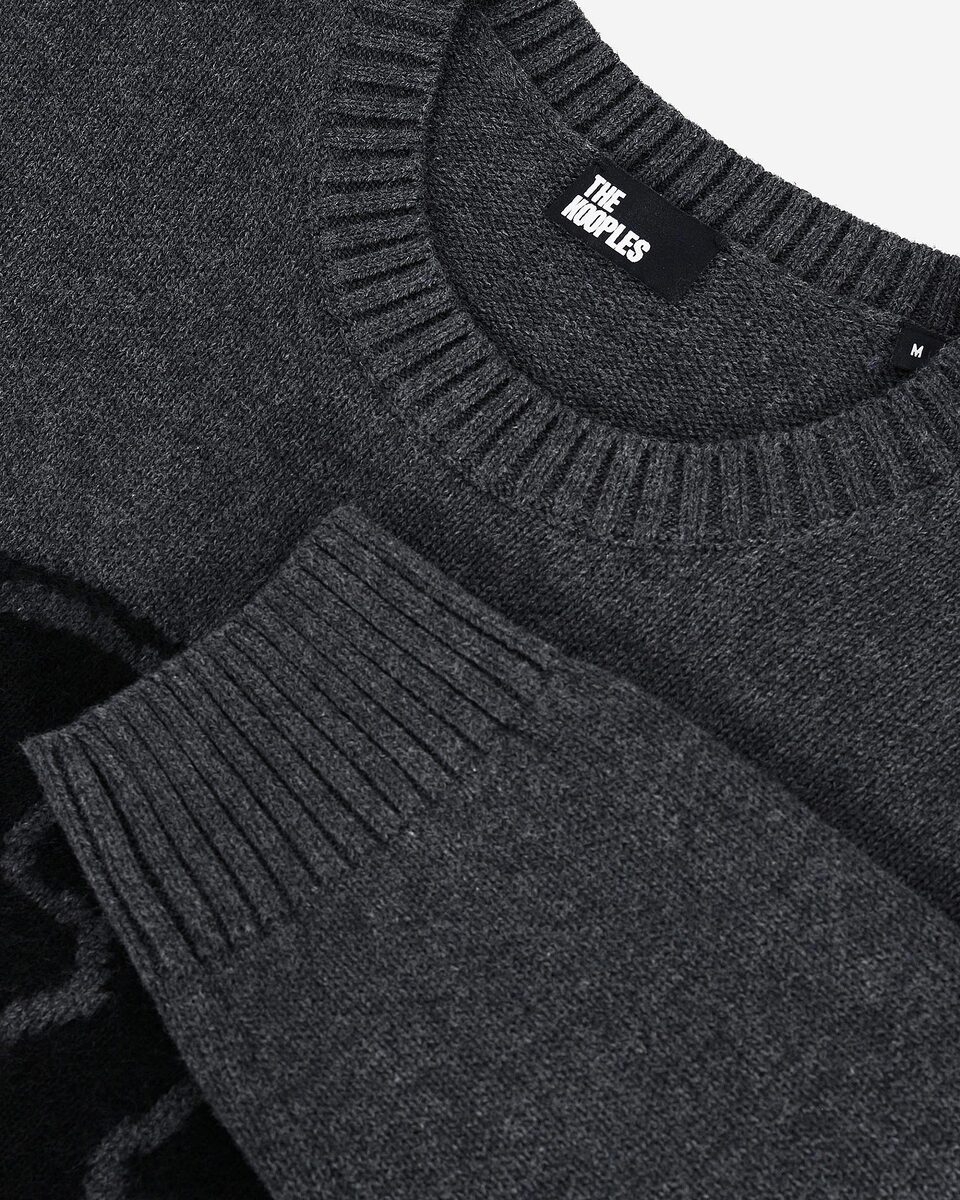Light grey skull sweater